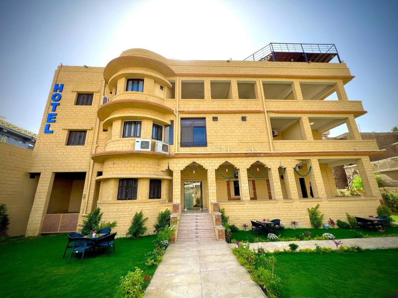 Turquoise Pyramids Gate Hotel City Centre Kafrat al Jabal ภายนอก รูปภาพ